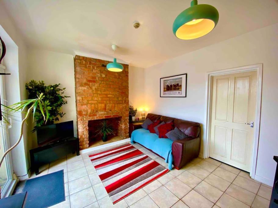 Brickworks - 2 Bedrooms, 15 Mins Walk To The Centre, With Garden Cardiff Ngoại thất bức ảnh