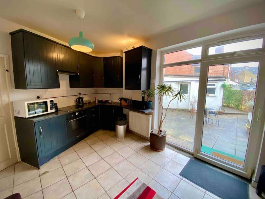 Brickworks - 2 Bedrooms, 15 Mins Walk To The Centre, With Garden Cardiff Ngoại thất bức ảnh