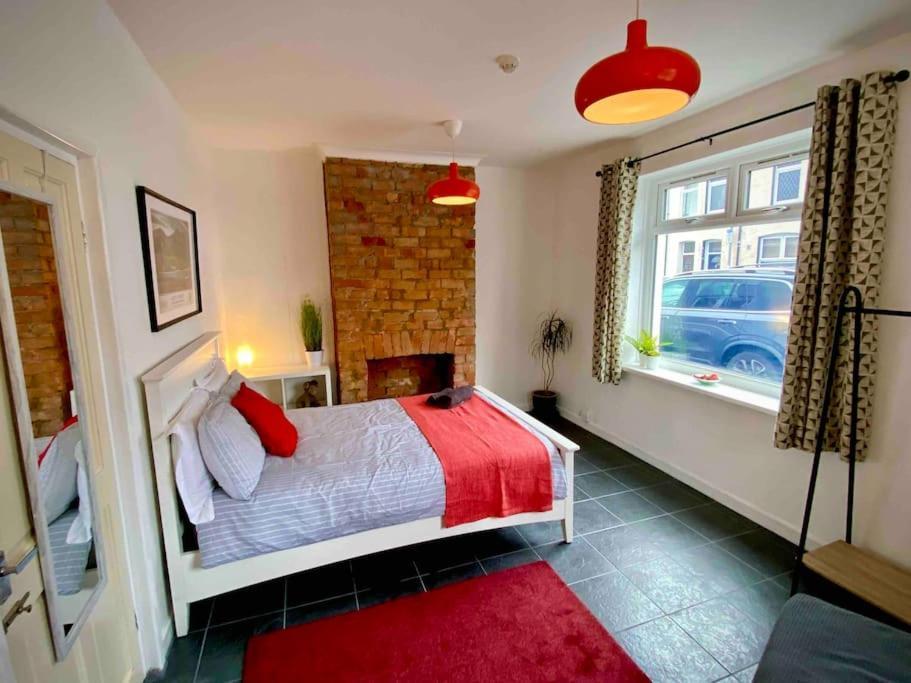 Brickworks - 2 Bedrooms, 15 Mins Walk To The Centre, With Garden Cardiff Ngoại thất bức ảnh